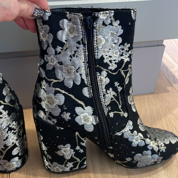 Indigo Rd Brooke Black Booties - Picture 12 of 12